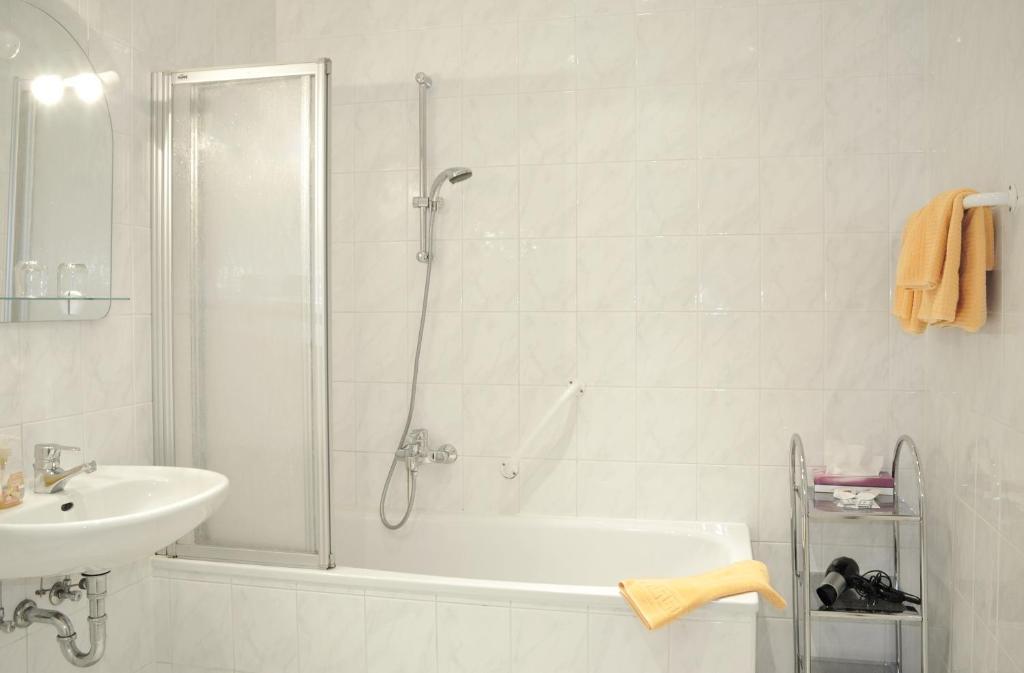 Hotel Midi City West Am Ku'damm 3*