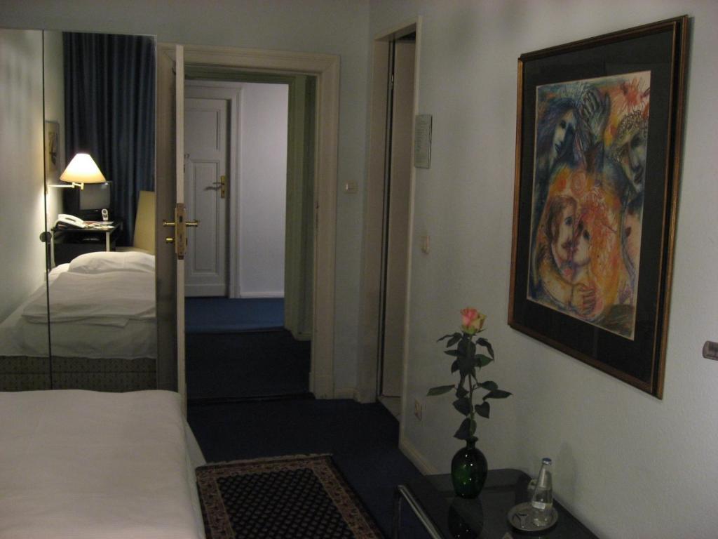 Hotel Midi City West Am Ku'damm 3*
